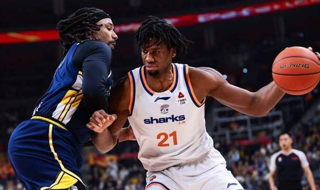 开云官网登录-两战狂砍40分31板！超级内线将争冠热门打回原形，卢伟收获杀手锏