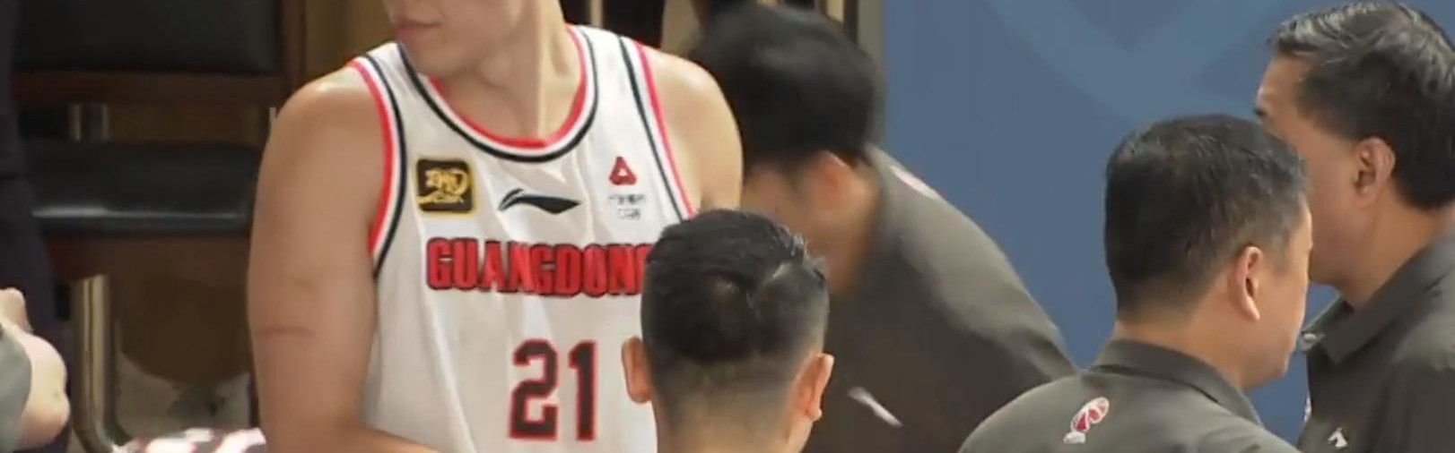 扶正张昊+崔永熙让位？广东队正式重建锋线群，保送杜锋进总决赛