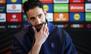 阿莫林：弗格森执教曼联花三四年才赢得冠军，但现在压力完全不同