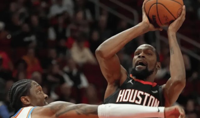 开云app官网下载-杜兰特：若我们明天命中率依旧33/29/82%，那么还会陷入困境