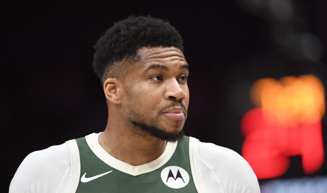 开云体育官网app-马龙：雄鹿为了字母哥竭尽所能了 现在排在第11并非因为不努力