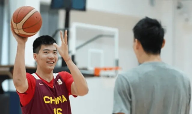 开云app下载入口官网-焦泊乔：大家打得比较团结，我们在场上有更多的呼应和交流